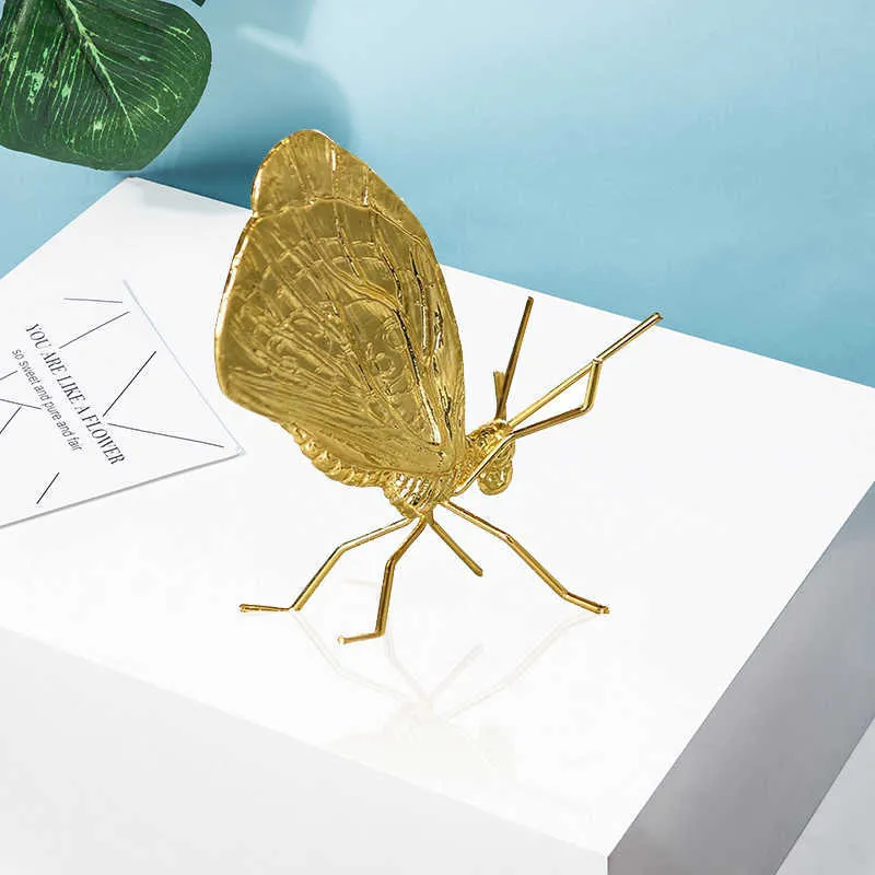 Creativo decorativo artigianato in metallo rame oro formica farfalla ornamento fatto a mano la casa decorazione di arte moderna accessori 210811