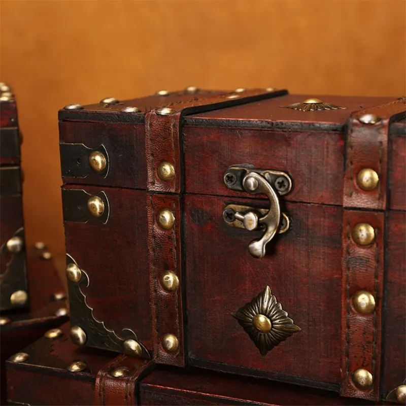 Scrigno del tesoro Scatola portaoggetti in legno vintage Organizzatore di gioielli in stile antico Je 210309