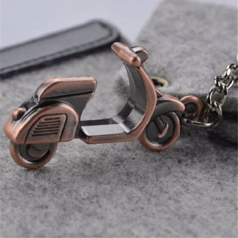 Cindiry Antique Bronze Plated Vespa Motorbike Key Chain Personorcycle Motorcycle Keynchain pour dames S017