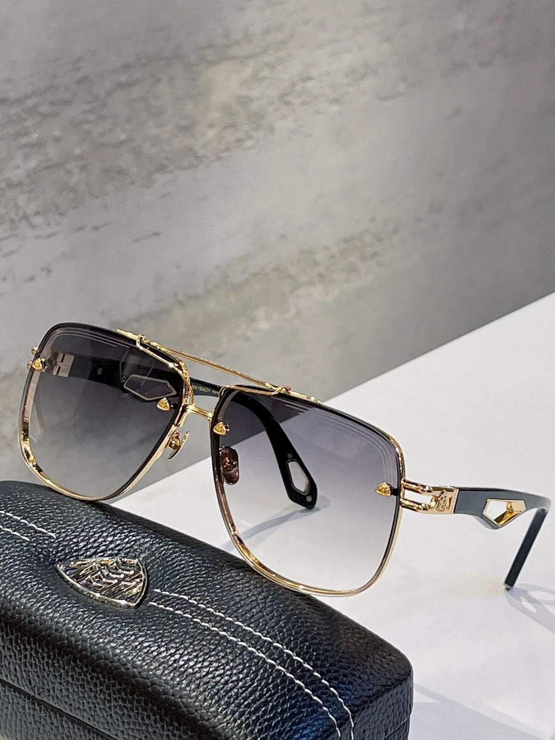 Mayba King II Top Original High Quality Designer Solglasögon för män Famous Fashionable Classic Retro Luxury Brand Eyeglass Fashion 245h