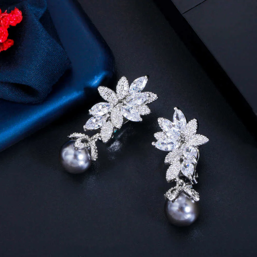 Ingen hål design kubik zirconia lång blomma grå pärla klipp på kvinnor bröllopsfest örhängen utan piercing cz898 210714