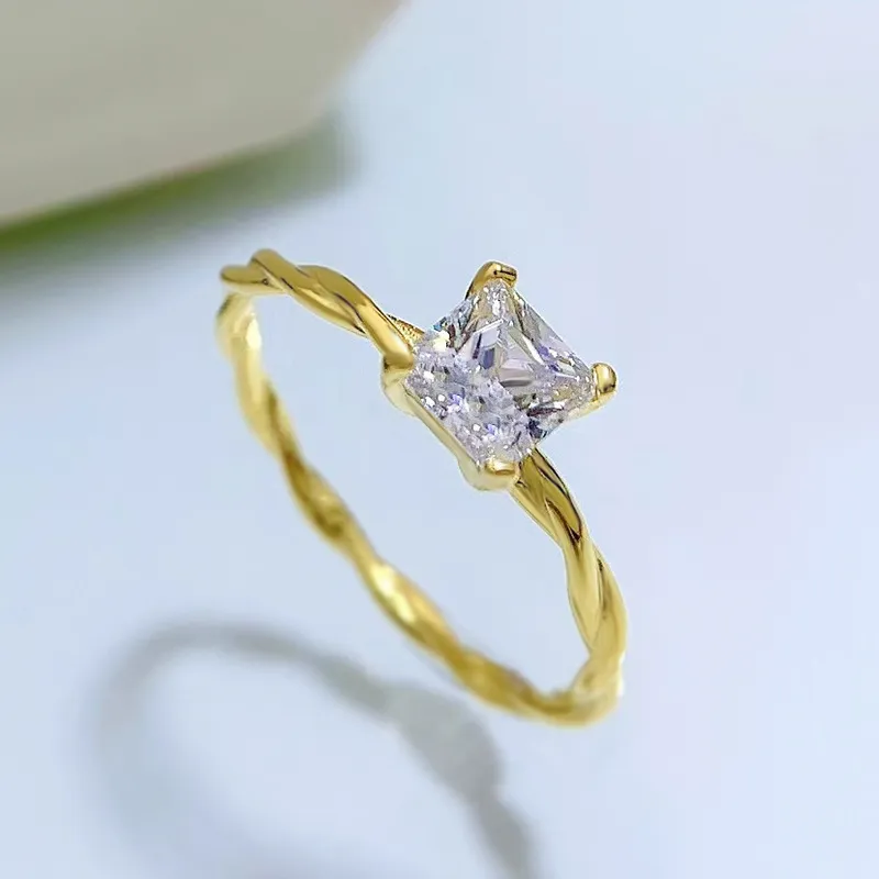 S925 Silver Twist Princess Square Ring Fedi nuziali femminili Ins Simple Cold Wind Jewelry CX220314