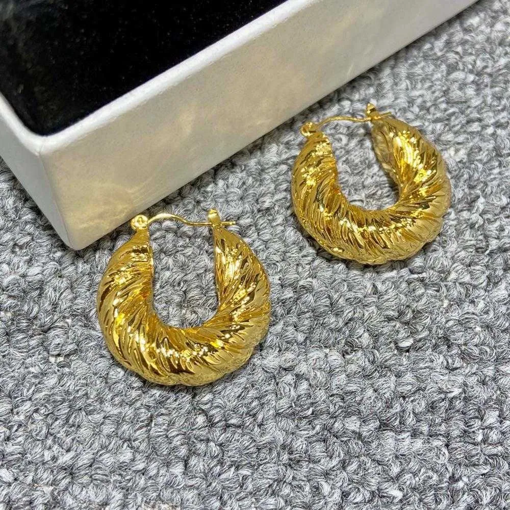 2020 Brand New Big Design Gold Color Jewelry Big Hoop Vitage Earrings Gold Color Design Fashion Party Unique Stud Earrings8287158