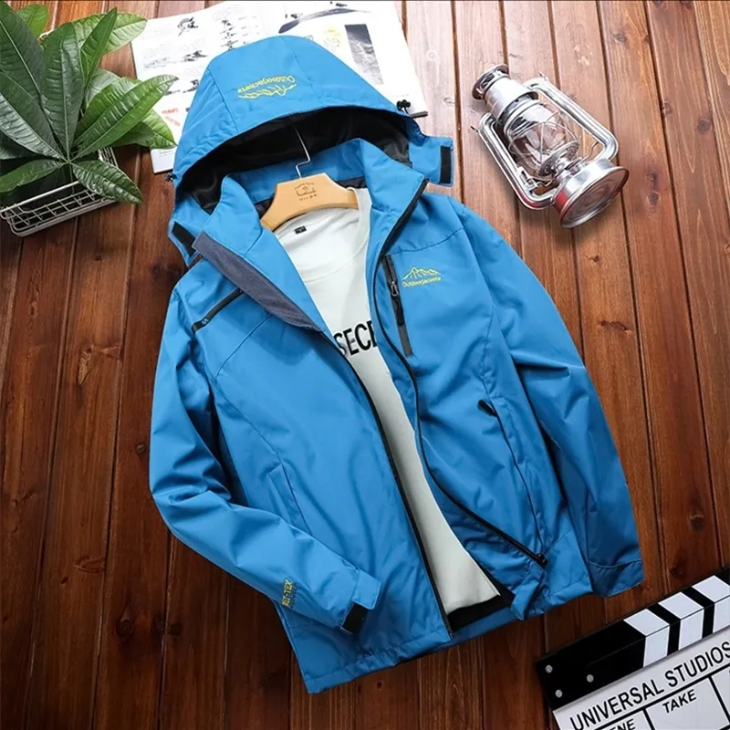 Men's Raincoat Oversize Outdoor Jacket Keep Warm Waterproof Women's Rain Trench Coat Cloak Male Hooded Rain Clothes With Zipper 201015