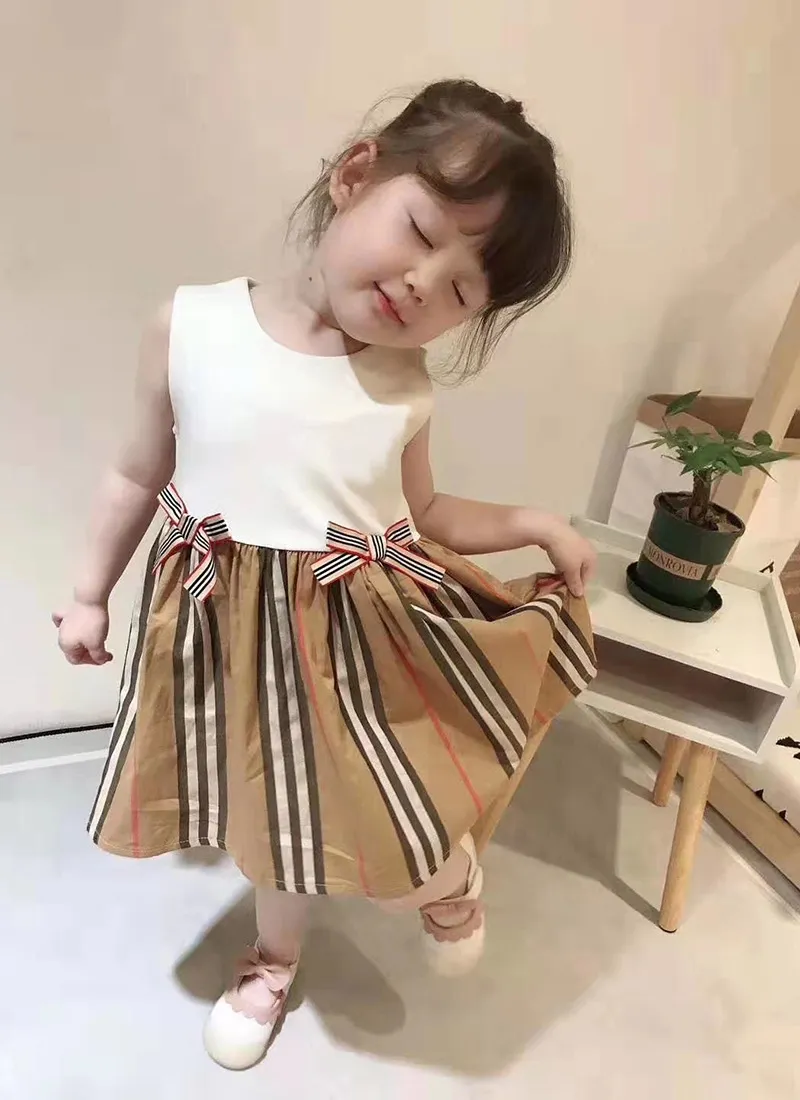 2021 Été Nouvelle Fille Designer Princesse Robe Enfants Stripe Bowknot Robes Plissées Enfants Doux Sans Manches Gilet Robe Robe D'été C6954