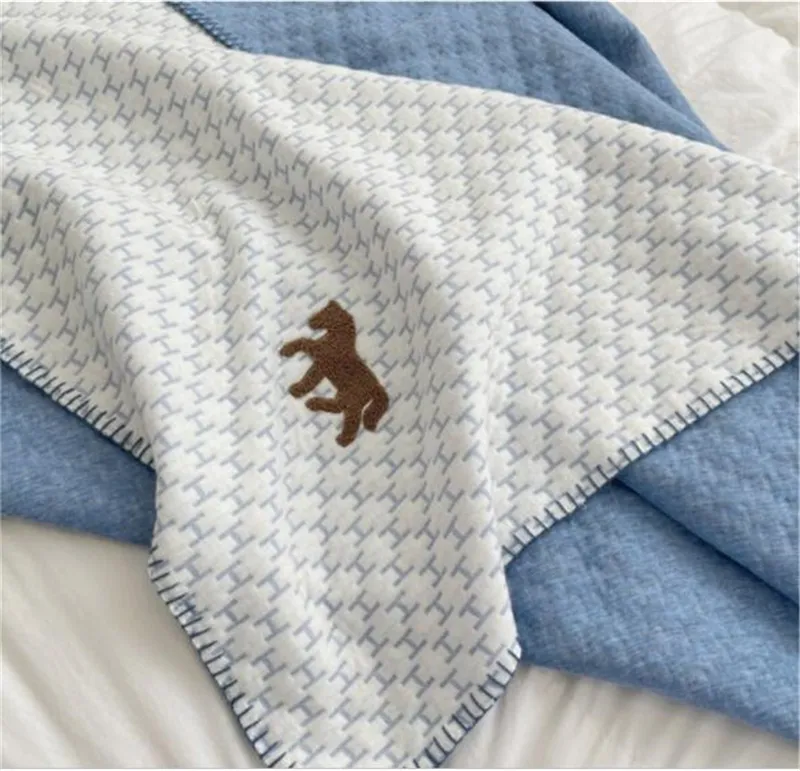 Mantas con estampado de cuadros de pony de diseño de lujo para bebés recién nacidos, manta de chal de algodón de alta calidad, tamaño 100 150 cm cálido Christ223i
