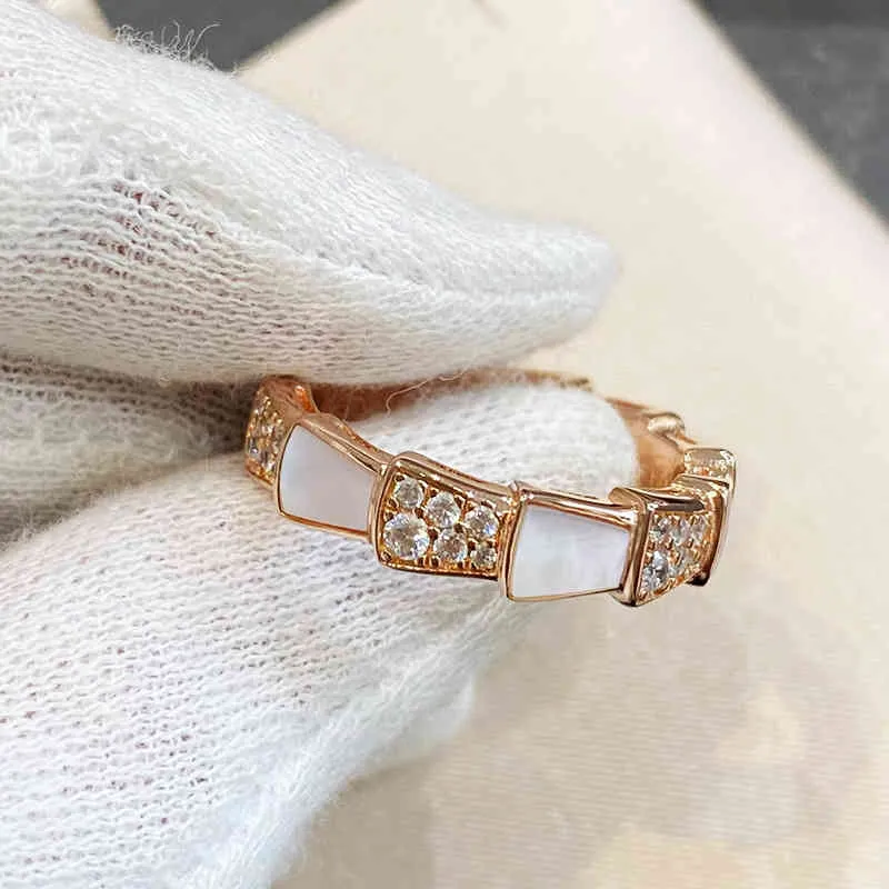 Sprzedawanie wysokiej jakości biżuterii mody BVRI Star tego samego v złota wysokiej jakości grube plastowane pierścień biała skorupa Diamond Inkrustowany B4279650