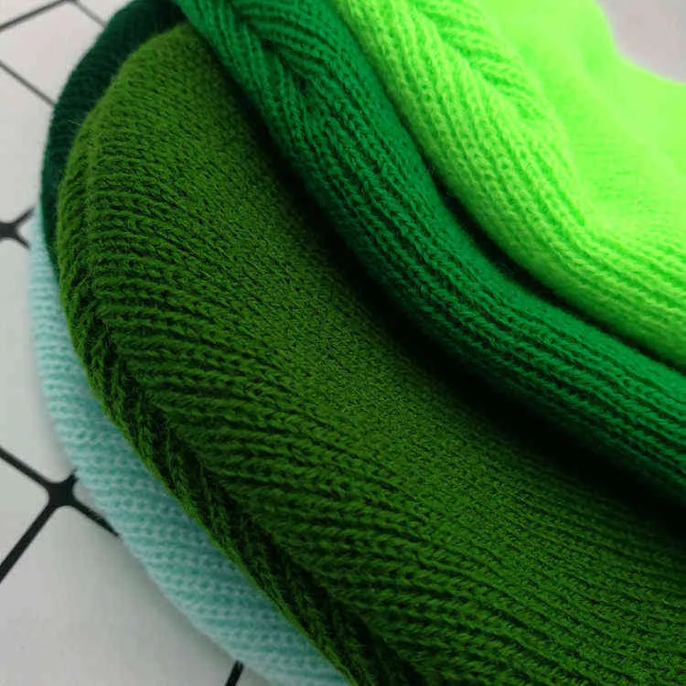 Nouveaux chapeaux d'hiver verts pour les bonnets menwomanes tricots solide mignon chapeau automne automne bonnet femelle caps chauffe