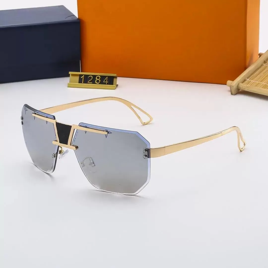 Designer de luxo Óculos de sol Mulheres mensagens de moda Drive de sol ao ar livre Glass de férias polarizadas para femininos com 229q
