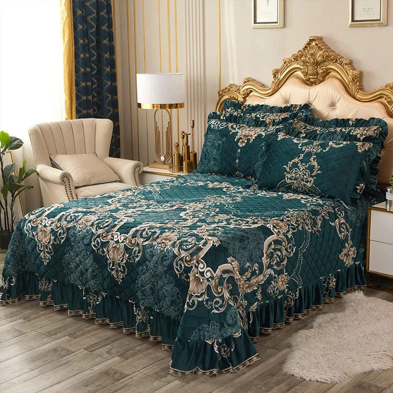Bed coverFundas de almohada juego de cama Corte aristocrático cubierta de cama Funda de cama de terciopelo de cristal Fundas de almohada Borde de encaje edredón T200901