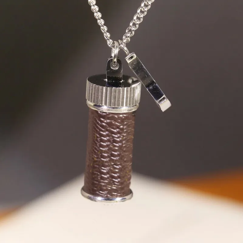 Europe America Style Men Lady Women Eclipse Lovers Long Necklace With V Initialer Wrap Leather Parfym Bottle Pendant M63641263Z259F