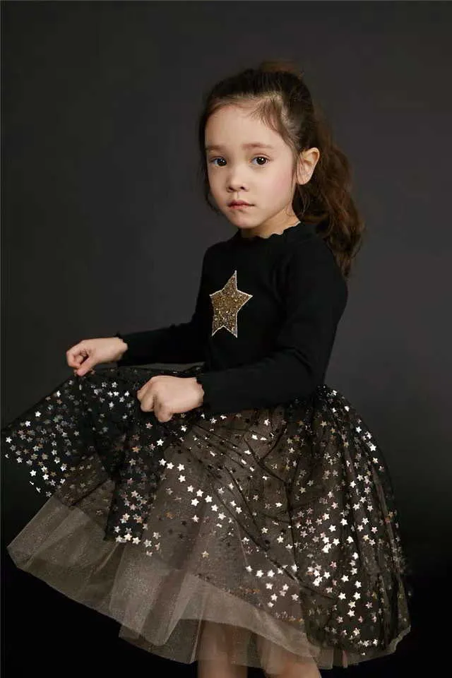 Retail Sequins Star Girls Dressess Fall Full Sleeve Glitter Tulle Princess för Baby Kläder 2-8T sk005 210610