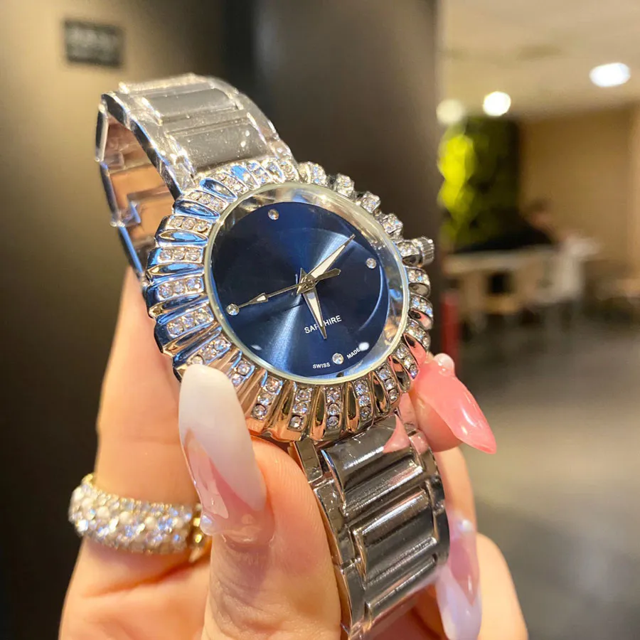 Montres de marque femmes fille cristal fleur Style bracelet en acier montre-bracelet à Quartz CH52250P