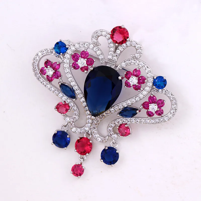 Multicolore cubique zircone couronne broches broches pour femmes marque Design mode bijoux de mariage costume de luxe boutonnière broche