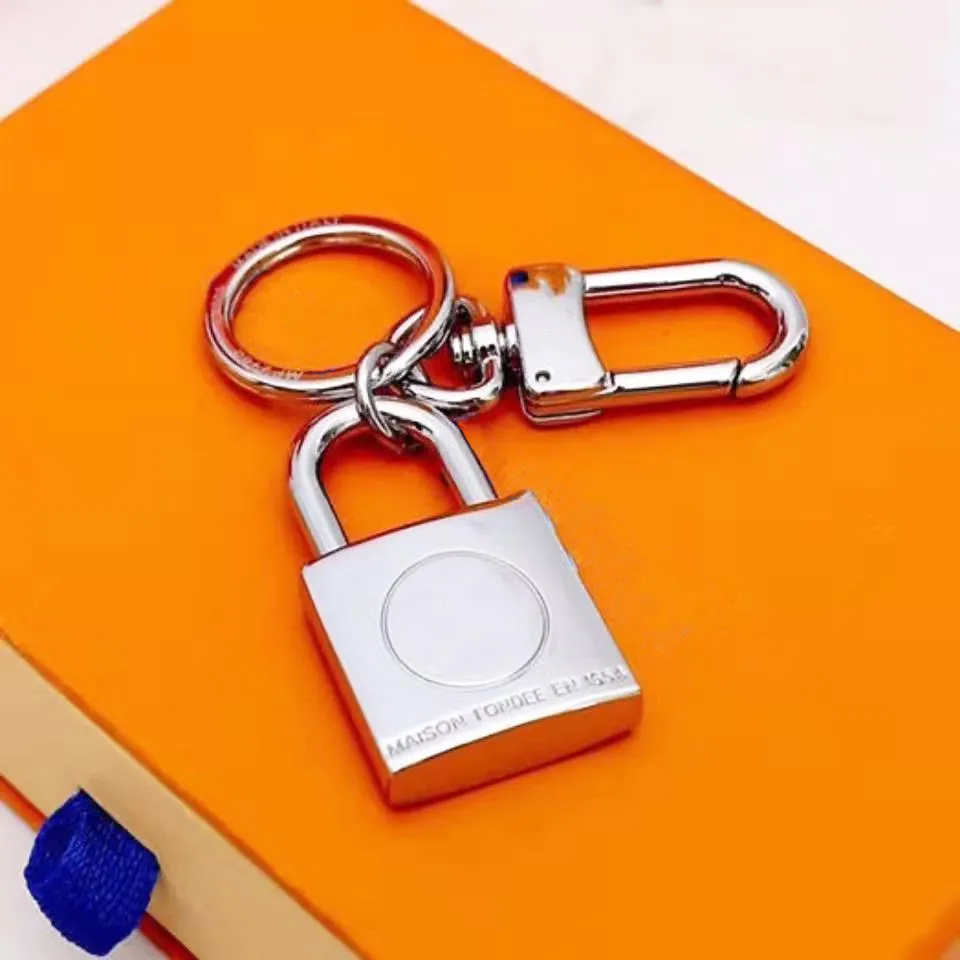 Ny legeringslåsdesign Astronaut Keychains Accessories Designer Keyring Solid Metal Car Key Ring Presentförpackning211n