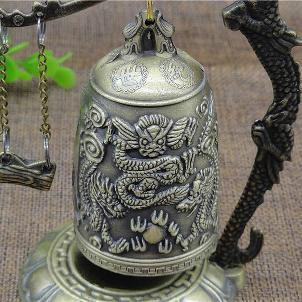 2020 New Metal Bell Dragão esculpido Relógio budista de boa sorte Feng Shui Ornamento Decoração doméstica Figuras da China Bell Decor C02206611398