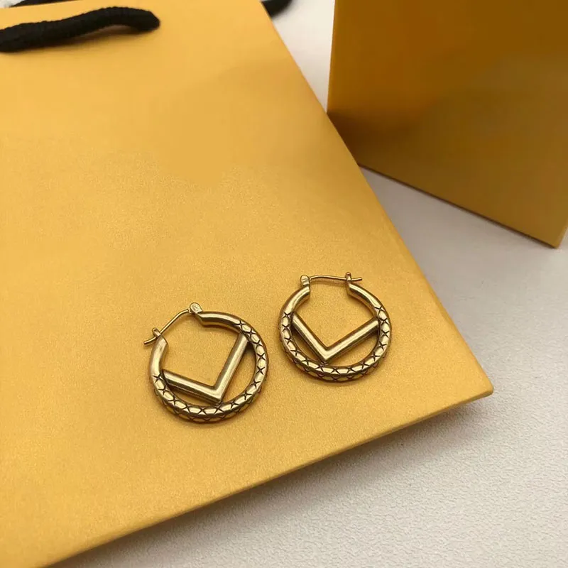 Klasyczne kolczyki z kolczykiem biżuterii Kolczyki dla kobiet moda Big Circle Studs Letter F Stud Hoops Porusza bransoletka 2202161247L
