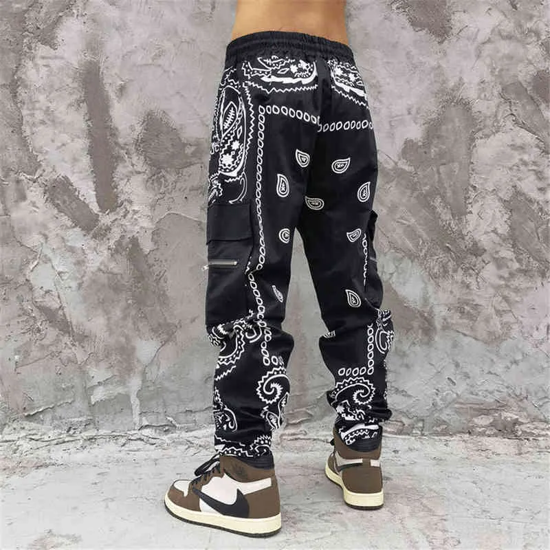HIP Bandana Pattern Printing Грузовые брюки Мужчины Эластичные талии Дрожные Дрожные Броситы 2021 Мода Уличная одежда Танцы Брюки WQ563 H1223