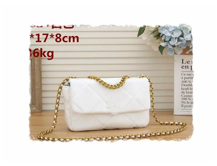 2022 مصممة العلامة التجارية Women Fashion Messenger Bags Corean Wide Conder Strap Baged Counter Bag Barge Bages PAGES CHRI298K