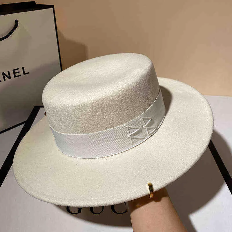 USPOP新しい冬の帽子女性白いフェデオラチェーンファッション手紙ウールの帽子AA220304