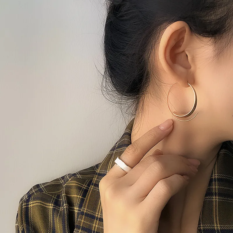 2021 Trend Mode Matte Große Retro Vintage Frauen Gold Hoop Koreanische Ungewöhnliche Ohrringe Gif