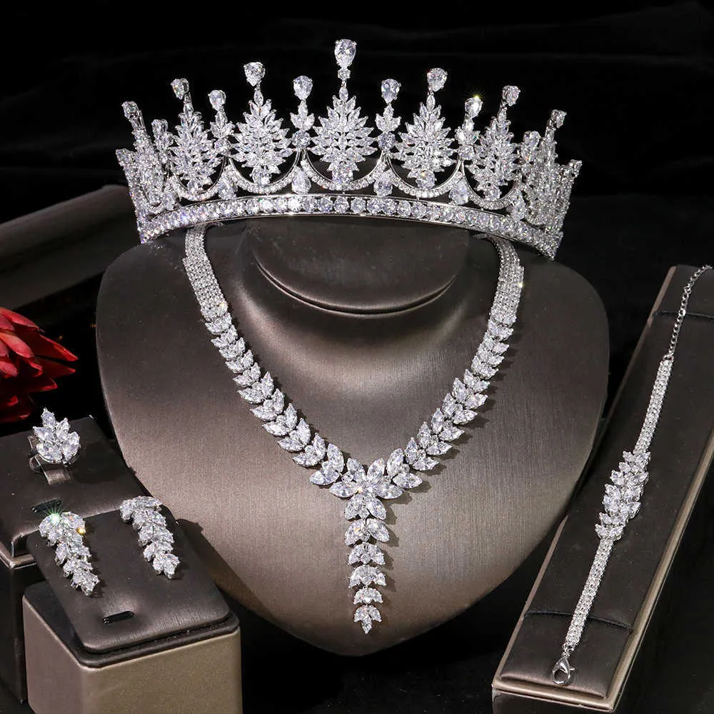 ASNORA Dubai Gioielli da sposa Matrimonio Confezione da 4 collane con zirconi cubici, bracciali, orecchini e anelli, accessori a corona completa T0854 H1022