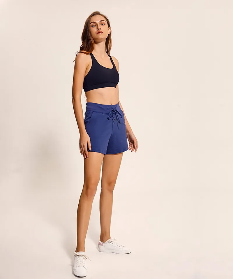 Light Sea Blue Shorts de yoga pour femmes avec poches latérales Running Joggers Sportswear Fitness Workout Athletic Gym Shorts de sport Slim T200412