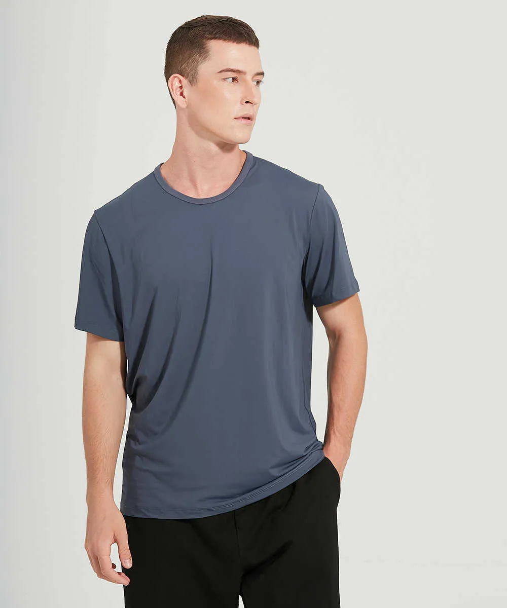 الرجال t-shirt الرياضة قصيرة الأكمام التجفيف السريع تشغيل اللياقة البدنية الأعلى عارضة عالية مرونة تنفس اللون القميص رياضة الملابس