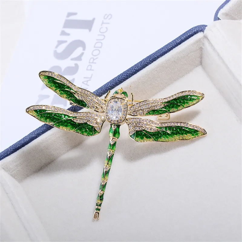 Emalj Dragonfly Brosch Smycken för kvinnor Bridal Bouquet Scarf Insect Broscher Pin Luxury Corsage Födelsedaggåvor