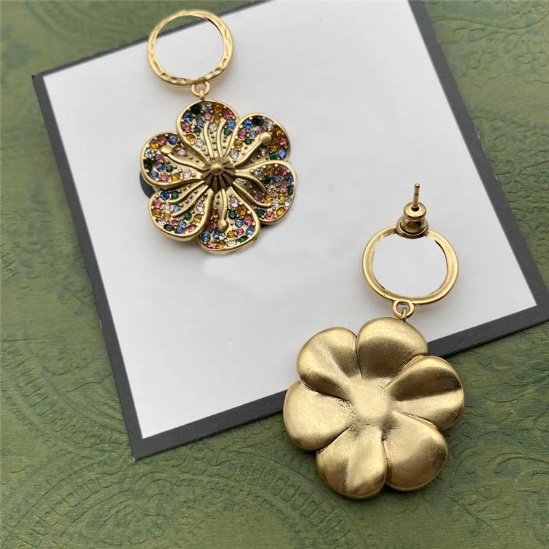 Stylish Flower Charm Earrings Colorful Diamond Pendant Studs Double Letter Designer Eardrop With Stamps For Women Party Date Gift194G