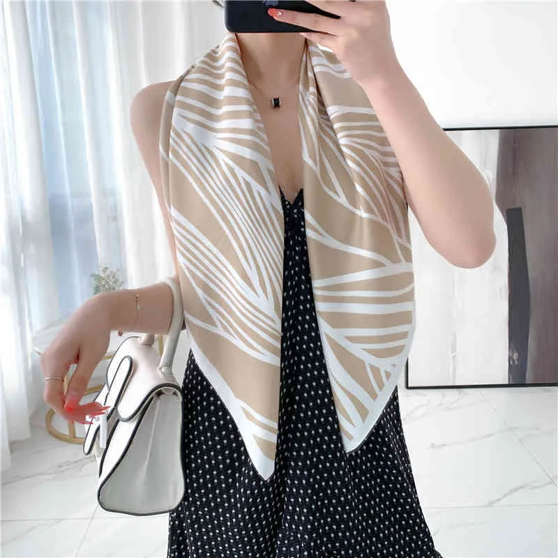 Koreansk Stripe Mångsidigt temperament Höst och vinter Silk Scarf 2021 Ny Twill Scarf Shawl Dual-Purpose Women's Decorative Scarf