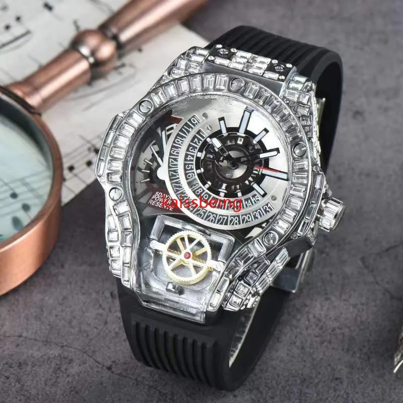 2022 Hombres Moda Reloj deportivo Relojes brillantes Acero inoxidable Diamante Reloj helado Todo Dial Trabajo Cronógrafo Correa de goma R-Male Clo1761