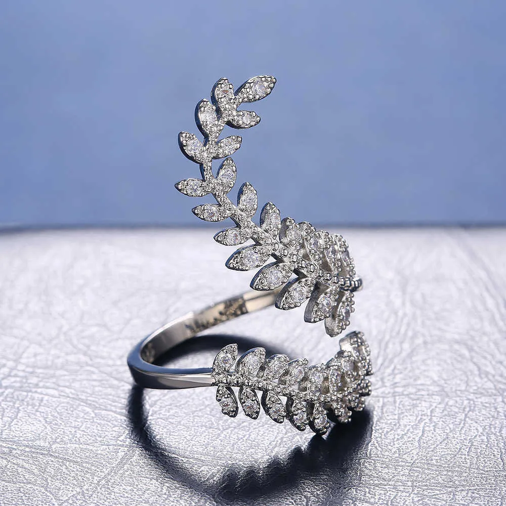 Huitan Graceful Leaves Entrambe le estremità dell'anello aperto Color argento Ragazza Cocktail Party Anelli Brillano i gioielli di moda donna zircone di cristallo X0715