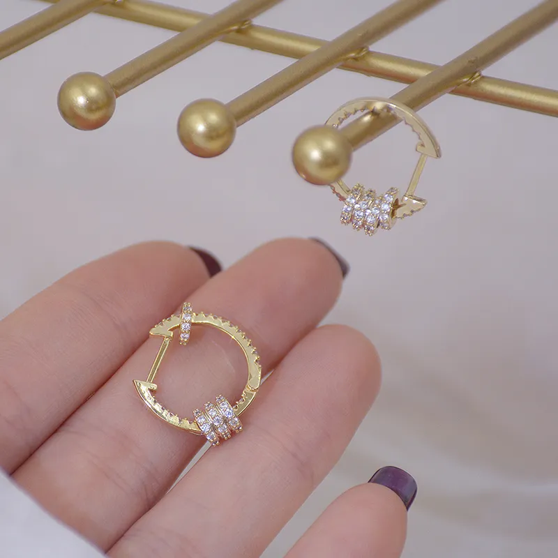 14K Real Gold Super Shine Klamra Hoop Kolczyki Wysokiej Jakości Delikatny Cyrkon Koło Kolczyk Biżuteria Akcesoria