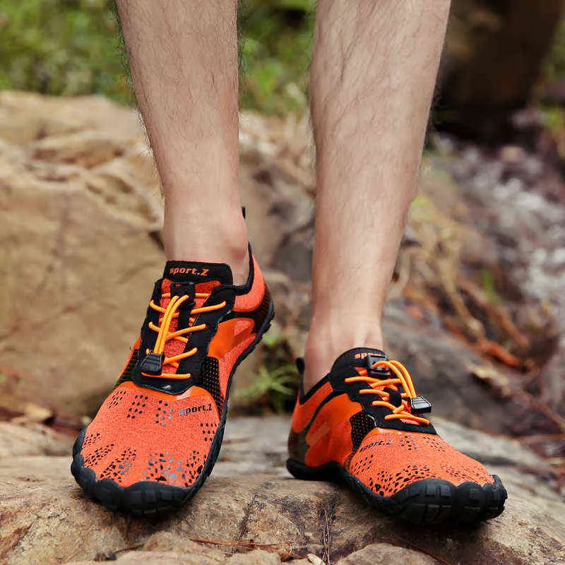 Waterschoenen Mannen Sneldrogend Strand Sandalen Dames Aqua Schoenen Zomer Ademend Barefoot Sokken voor zwemmen Duiken Surfen Wading 211130