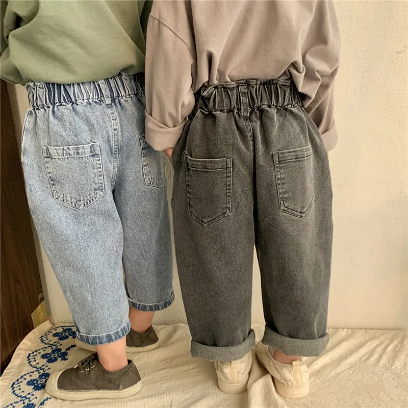 Koreanischer Stil Frühling Mädchen Jungen lose lässige Jeans 2-6 Jahre Kinder Kinder elastische All-Match-Denim-Hosen 210317