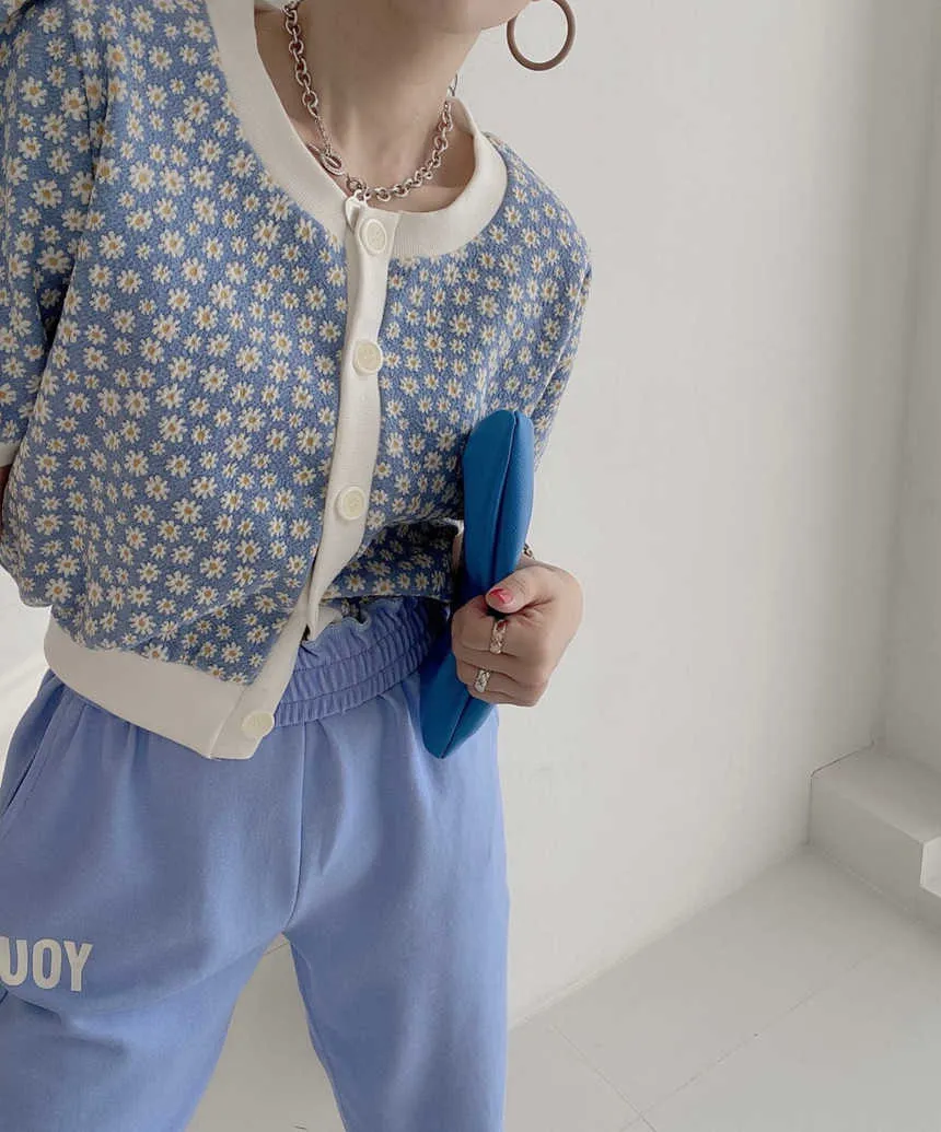 韓国スタイルの女性花柄プリントニットカーディガン春青いデイジープリントセータークロップトップカジュアルルーズニットアウターウェア210529