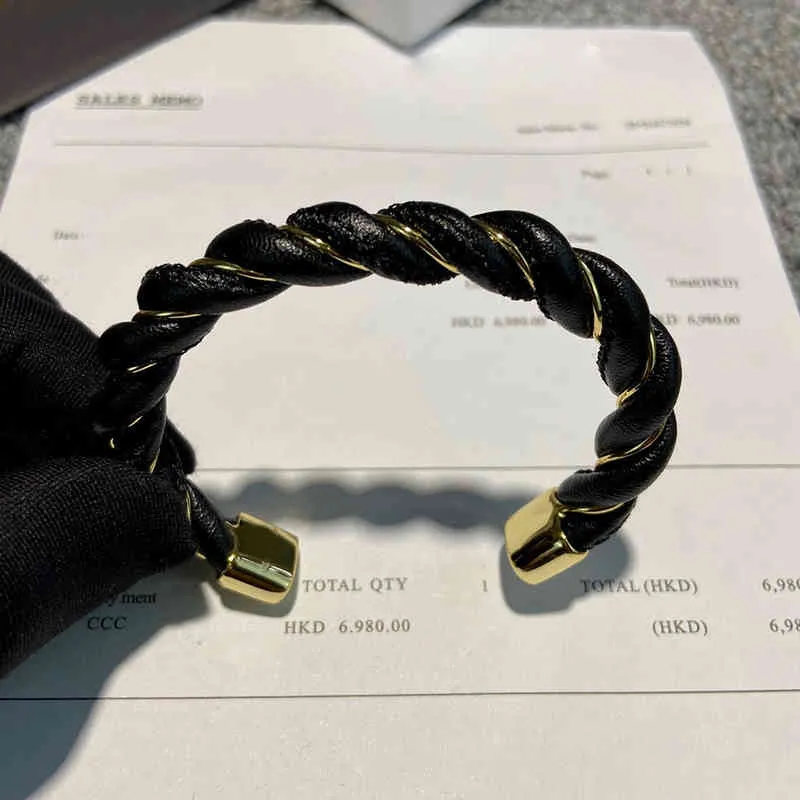 2021 Top ing marque bijoux de luxe haute couture Collision en cuir véritable et métal torsion Bracelet Bracelet pour les femmes cadeau