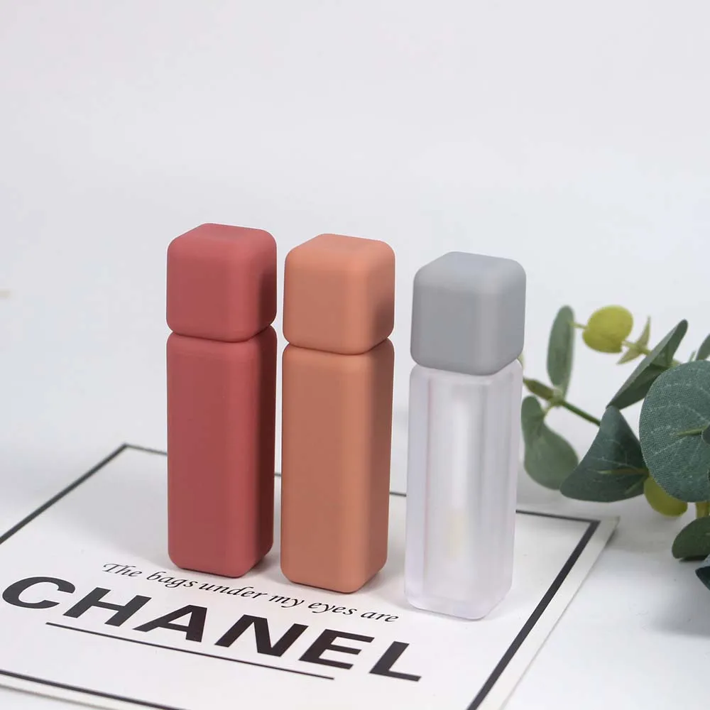 6ml tubes de fantaisie de lustre de lèvre avec l'emballage carré vide de cosmétiques de baguettes magiques