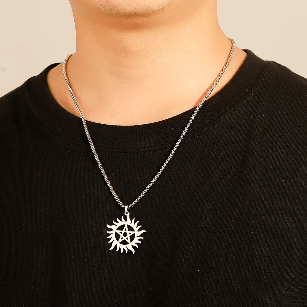 Skyrim Edelstahl Glänzende Sonne Pentagramm Anhänger Halskette Supernatural Dean Statement Box Kette Halsketten Schmuck Frauen Männer Y04368456