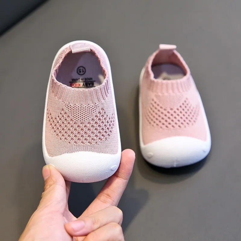 2021 Baby Boys Girls Oddychające Anti Slip Casual Knit Shoes Sneakers Toddler Soft Sol First Walkers 210308
