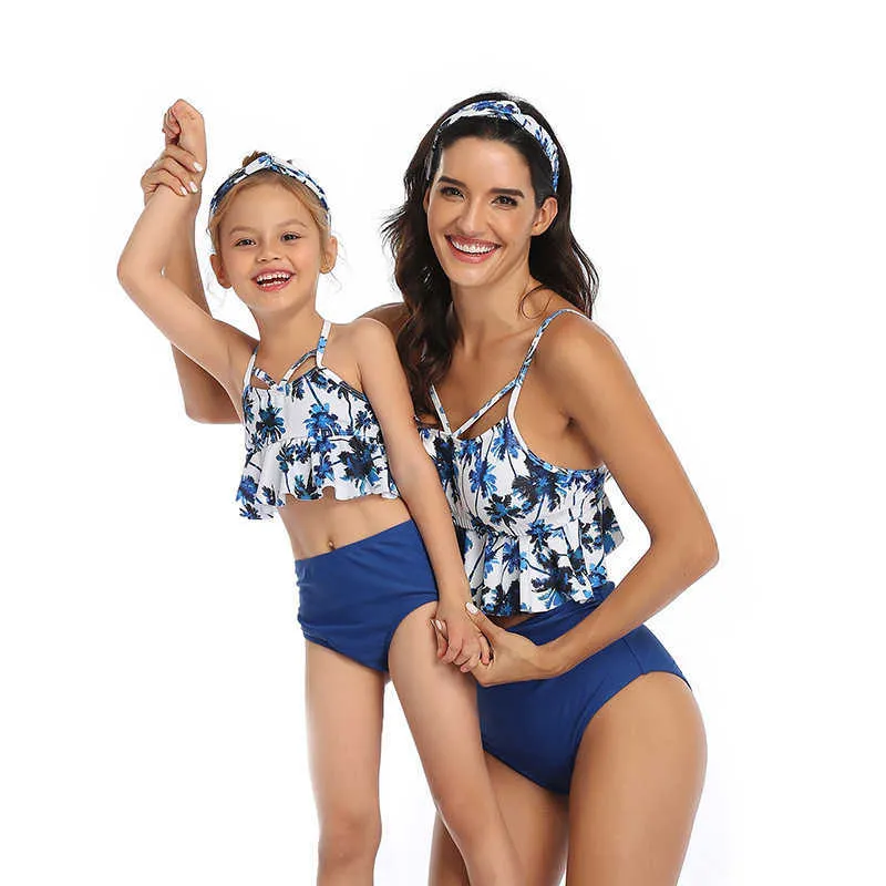 Family Mathing Clothes Mommy Daughter Bikini Set Flowers Pattern Ruffles Swimwear for Mom and Me 210529