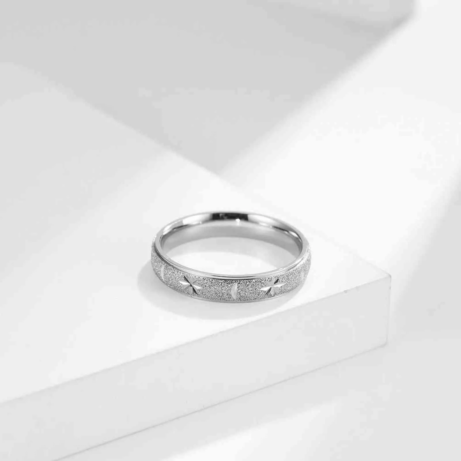 Bague Simple en forme d'étoile et de lune pour femmes, anneau de Couple minimaliste givré, bijoux de fiançailles romantiques, 4mm, G1125