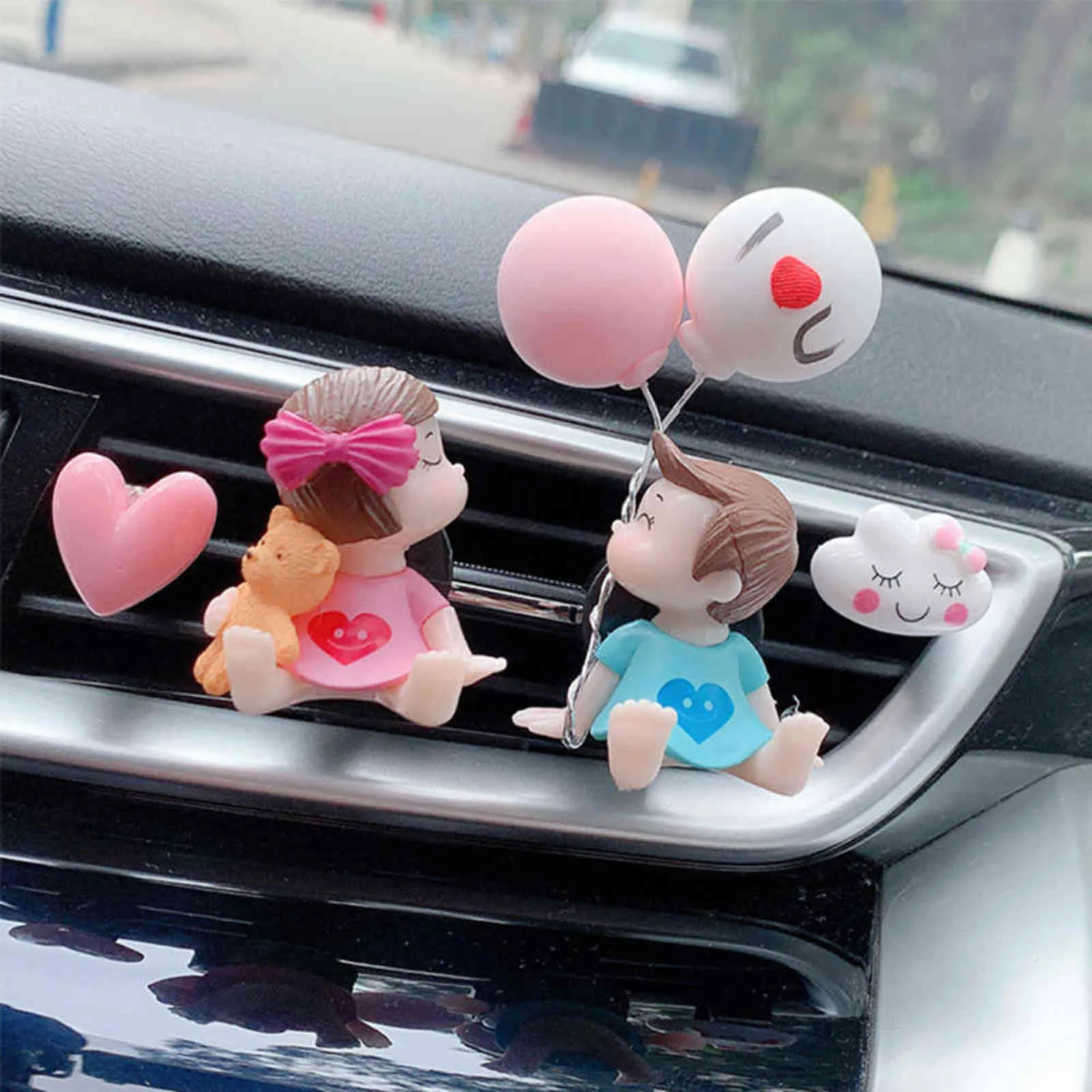 NEW Lovely Couple Girl Boy Figurines Perfume Clip Car Air Vent Freshener Scent Aromas Diffuser Decor Auto Interior Accessories