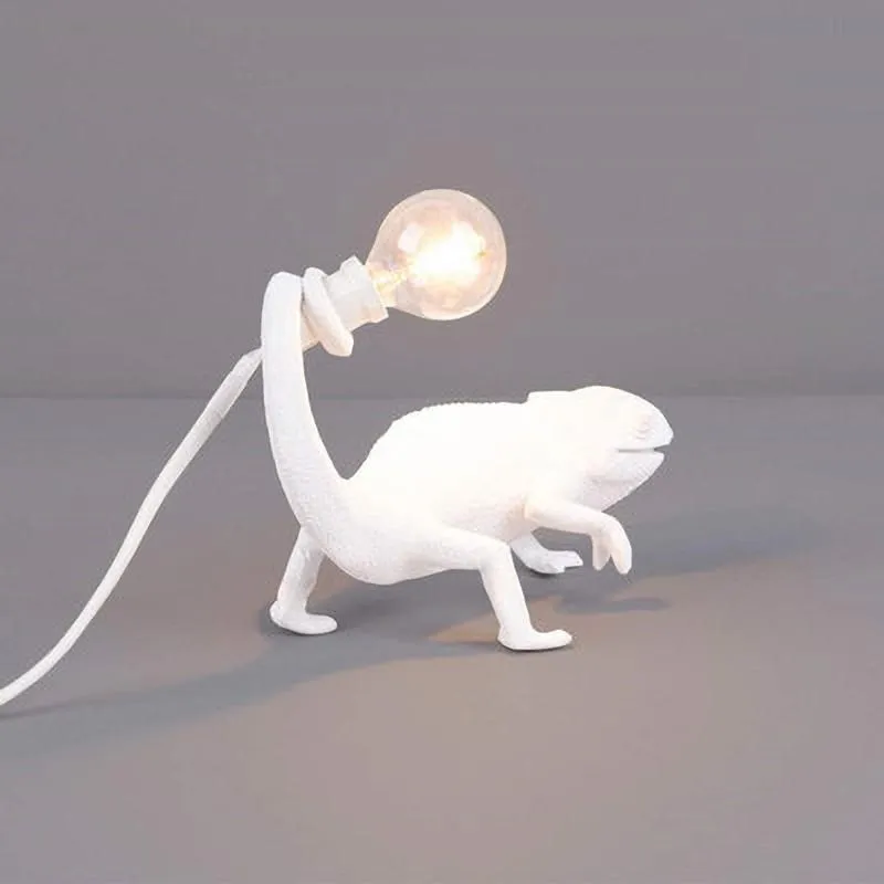 Lâmpadas de mesa Nordic Designer Lizard Lâmpada de cabeceira Moderna Bonito LED Resina Animal Camaleão Cama Sala de estar Home Deco Light FixtureTabl201j