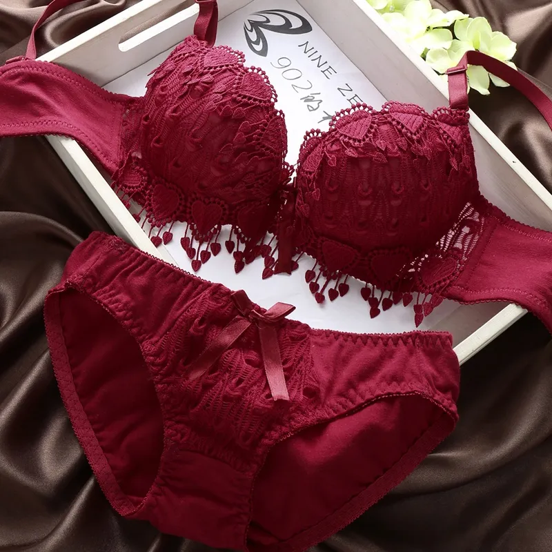 Sexy Lace Bra Sets Women Lace Seamless Embroidery Bralette Wireless Breathable Underwear Lingerie Set sizes 42