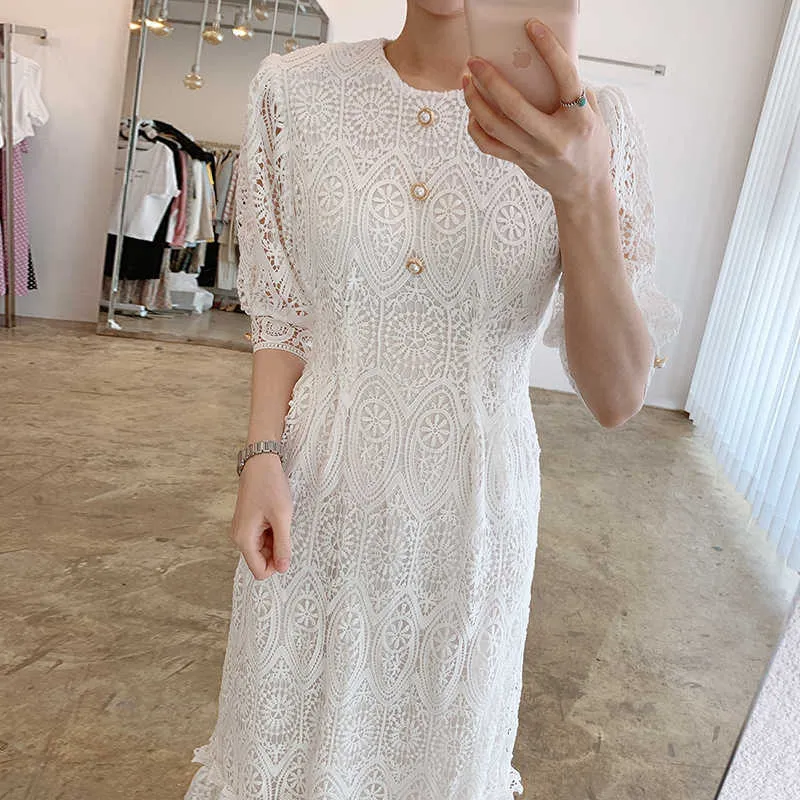 Korejpaa Women Dress Summer Korean Fashion Elegant Hollow Lace Hook Flower Trim Pearl Button-up White Short Sleeve Dresses 210526