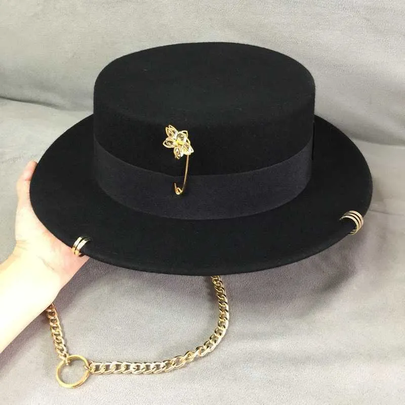 Fedora preta para mulheres sentiu ouro chian flor broche barco chapéu plana torta de porco estilo aba larga chapéu ajustável chapéu de festa clássico 2101120
