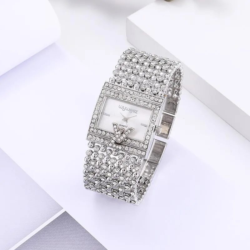 Wristwatches The Trend Is Full Of Star-studded Luxury Women's Watches Letter V Diamond-encrusted Square Steel Strap Fashion B270Z