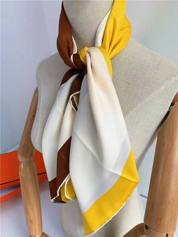 Lenço de seda de sarja enrolado à mão 90 cm Lenços de patchwork feminino com estampa de letras quadradas Wraps Echarpe Foulards Femme Bandana Hijab 210928